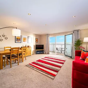 On The Waterfront Apartment